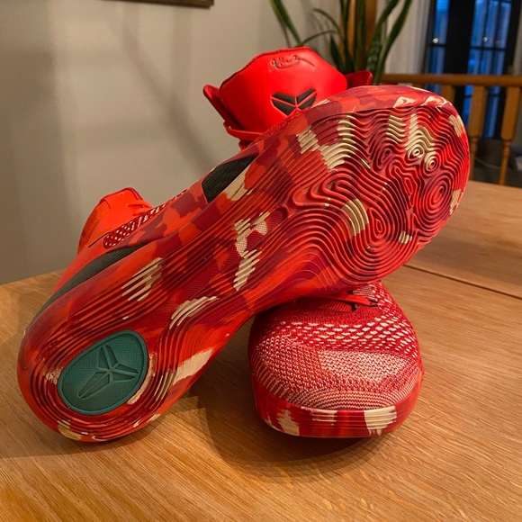 Nike Kobe 9 Elite “Christmas” - Size 11.5 US NO BOX (Lightly Used/Like New) - Picture 3 of 7